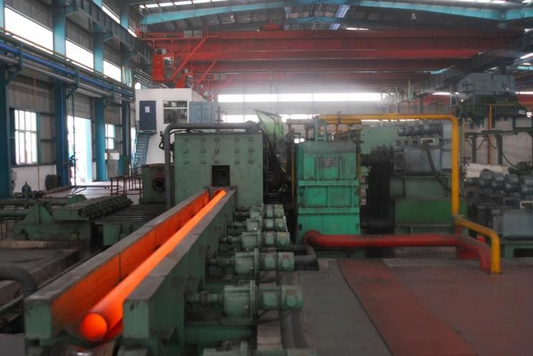 Cangzhou Baoyang Pipeline Equipment Co., Ltd. línea de producción del fabricante
